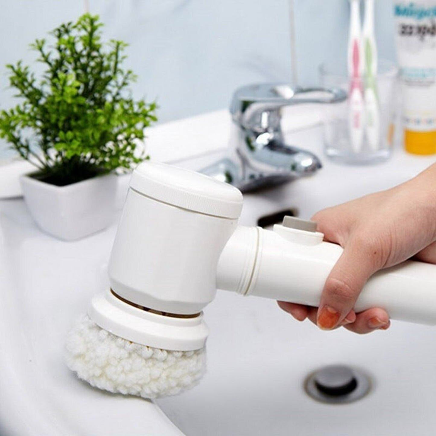 Magic Brush Cleaner – Effortless Deep Cleaning